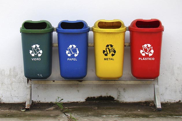 Vemos lixeiras de reciclagem. Saiba como fazer sua empresa ecológica!