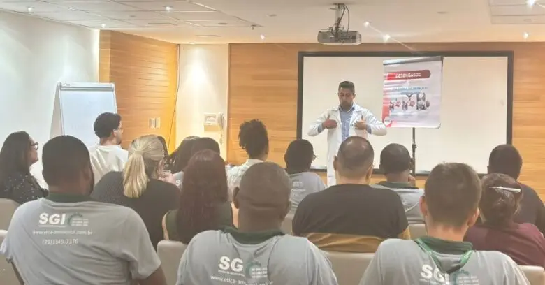 Treinamento de primeiros socorros como parte das ações de Abril Verde nas empresas.